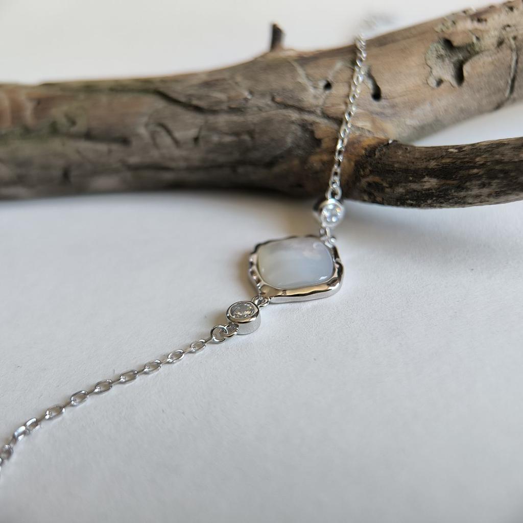 Silver Bracelet with Natural Mother-of-pearl, Cubic Zirconia, Product Weight 2.88 G (60002289)