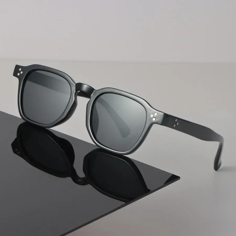 Retro Classic Square Sunglasses For Women Men Stylish Minimalist Female Male Fashion Glasses