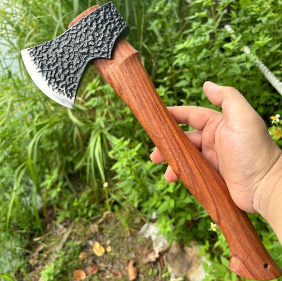 Outdoor Multifunctional Hand Forged Spring Steel Axe with High Hardness and Sharpness Suitable for Household Woodworking