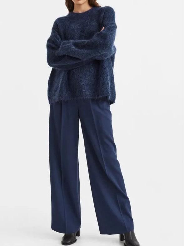 New Women's Loose Round Neck Plush Sweater: European & American Autumn/Winter Collection – Cozy, Solid Color Knit Outerwear, Lazy Style.