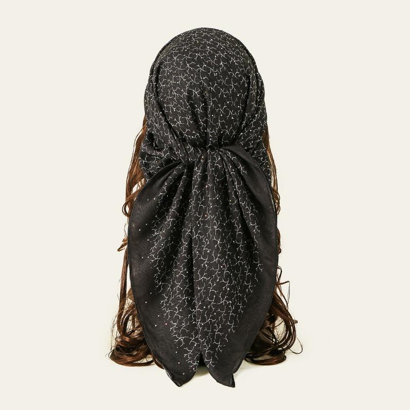 Hot-selling popular cashew print large square scarf retro high-end geometric printing strap silk scarf head scarf