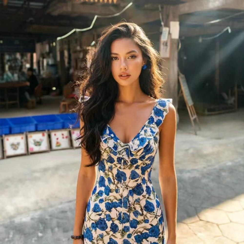Women's Spaghetti Strap Deep V Maxi Dress Mid Waist All Over Floral Print Slim Fit Vacation Beach Mermaid Long Dress