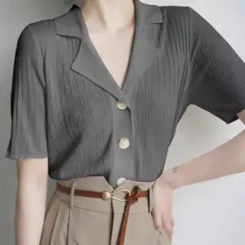 

Womens Notched Collar Short Sleeve Pleated Button Down Blouse S серый