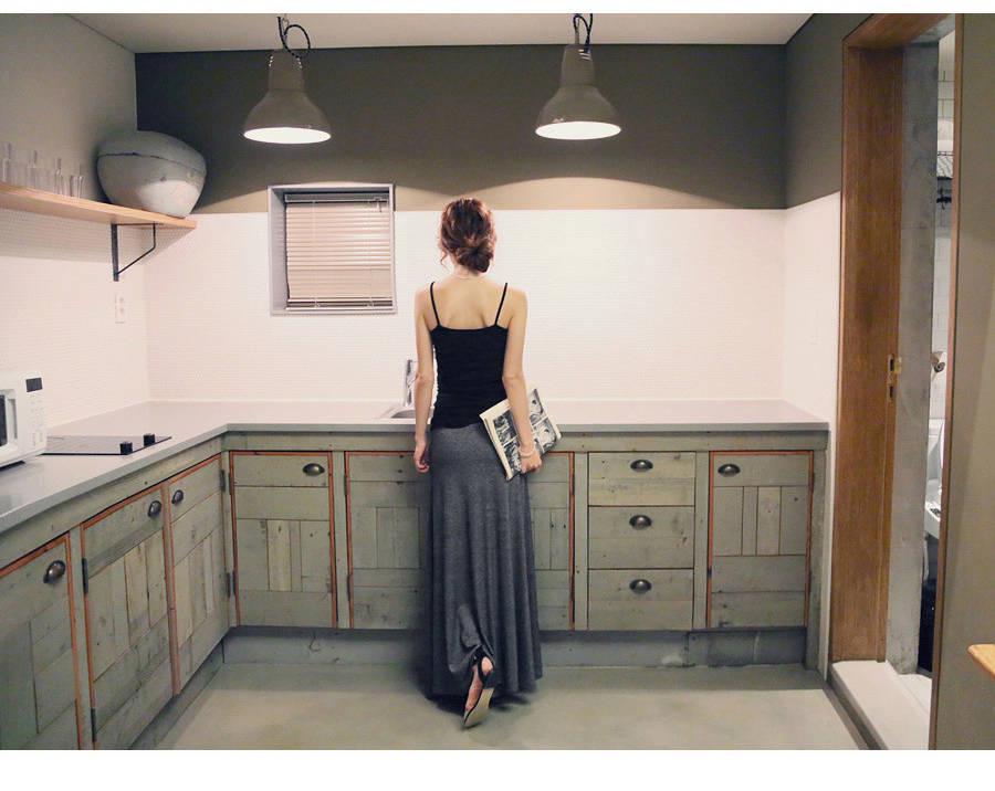 Korean-Style Plus Size Gray Midi Skirt for Women - Summer 2024, Elastic High Waist, Thin Drape A-Line Design with Large Swing.