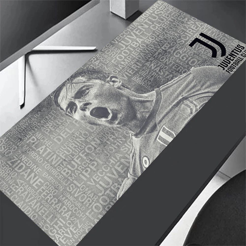 Juventus Celebration Moment Large Mouse Pad Keyboard Mat Computer Desk Keyboard Mat Non-Slip Rubber Bottom Office Desk Accessory