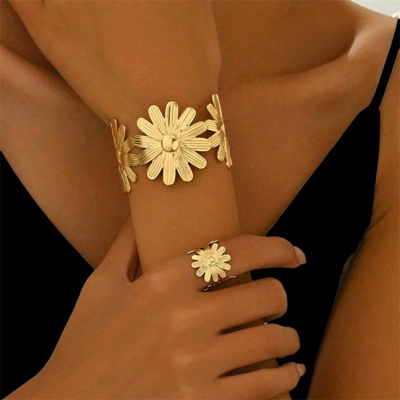 Vintage Irregular Baroque Pearls Open Bangles Rings for Women Charm Gold Color Flower Thick Chunky Rings Jewelry Set Party Gifts