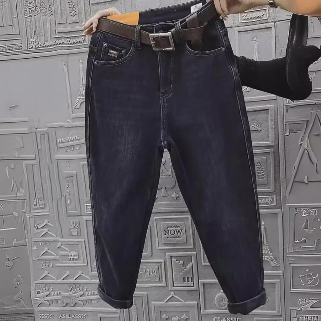 High-Waist Velvet Harem Jeans for Plus-Size Women - Elastic, Slimming, Nine-Point Length for Autumn/Winter