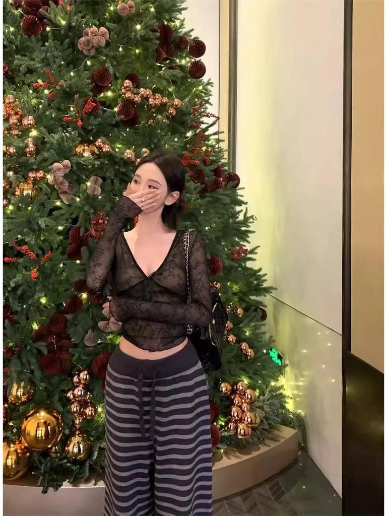 Women's Autumn Lace-up V-neck Lace Black Top - Slim Fit, Waist-cinching, Chic Long Sleeve