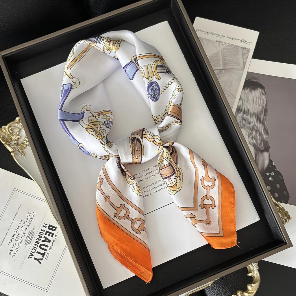 Neues Literarisches Modisches Bandana Imitationsseide 70*70cm Temperament Quadratische Schals Damen Frühling/Sommer Weicher Satinschal