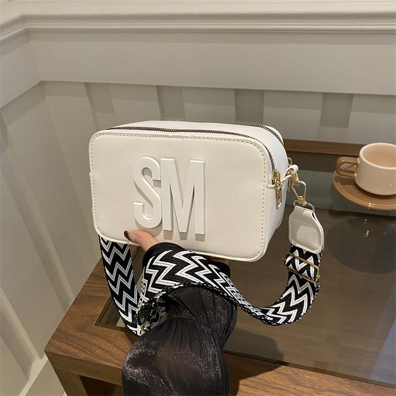 Minimalist Pu Small Square Bag With Shoulder Strap For Daily Women