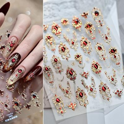 Nail art – Strass e decorazioni per unghie