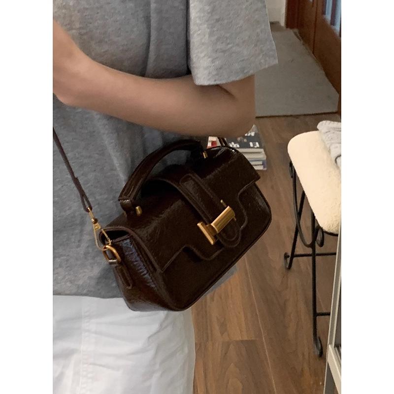 

Super hot ins bag women s 2025 new trendy fashion Korean retro handbag small square bag one-shoulder small crossbody bag