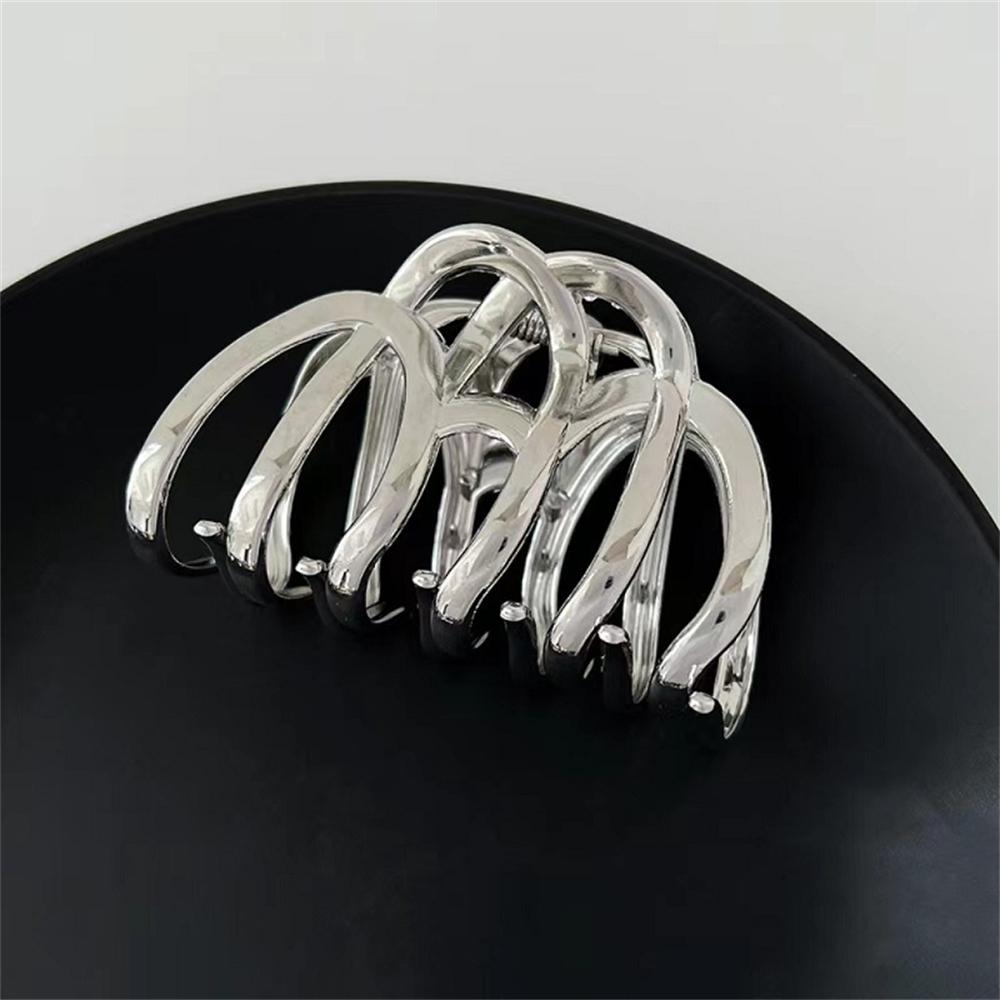 

1pc Wavy Grab Clip Women s Fashion Trend Versatile Shark Clip Headwear And Hair Accessory срібний