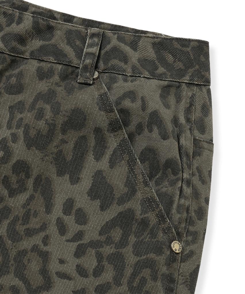 BROWNBREATH Tag Leopard Bermuda-Shorts - Schwarz