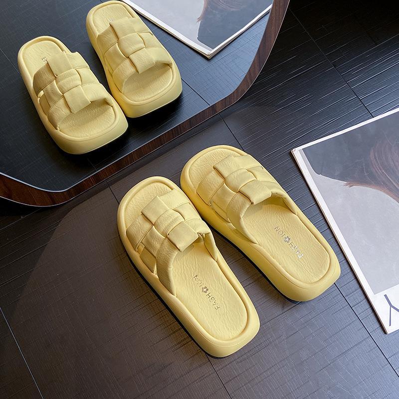 Black Advanced Sense, Anti-skid Thick-soled One-word Slippers for Women's Summer Wear 2025 New Soft-soled Cool Slippers