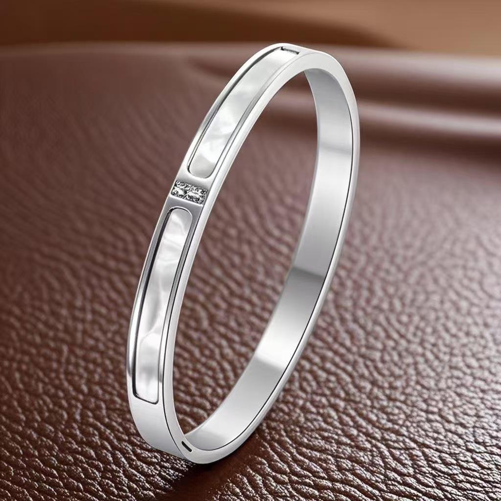 High-End Titanium Steel Women s Electroplated Bracelet