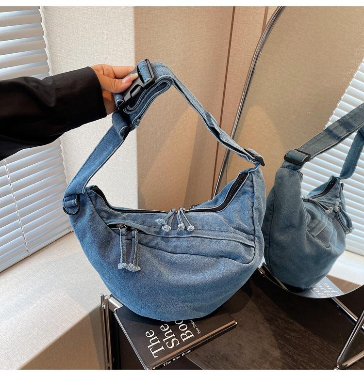 

Джинсовая сумка женская большой вместимости новая летняя универсальная повседневная на плечо мессенджер сумка для работы сумка-пельмень светло-синий