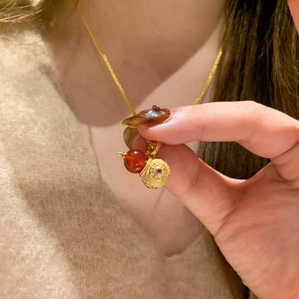 Lucky Fu Lu Red Agate Gourd Pendant Necklace Ancient Gold Craft with Diamond and Tiger Eye Beads