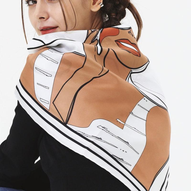 Eșarfă de mătase ONSZ Femeie de plajă