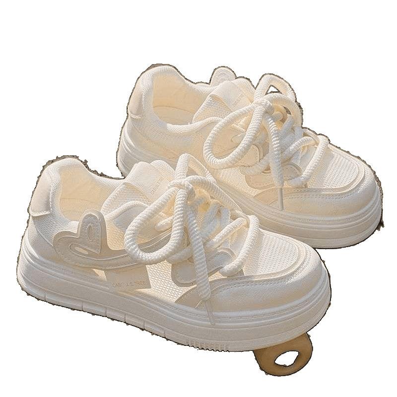 Scarpe bianche in rete traspirante versione coreana da donna 2025 estate nuovo studente versatili con pantaloni a gamba larga scarpe con plateau suola a cialda