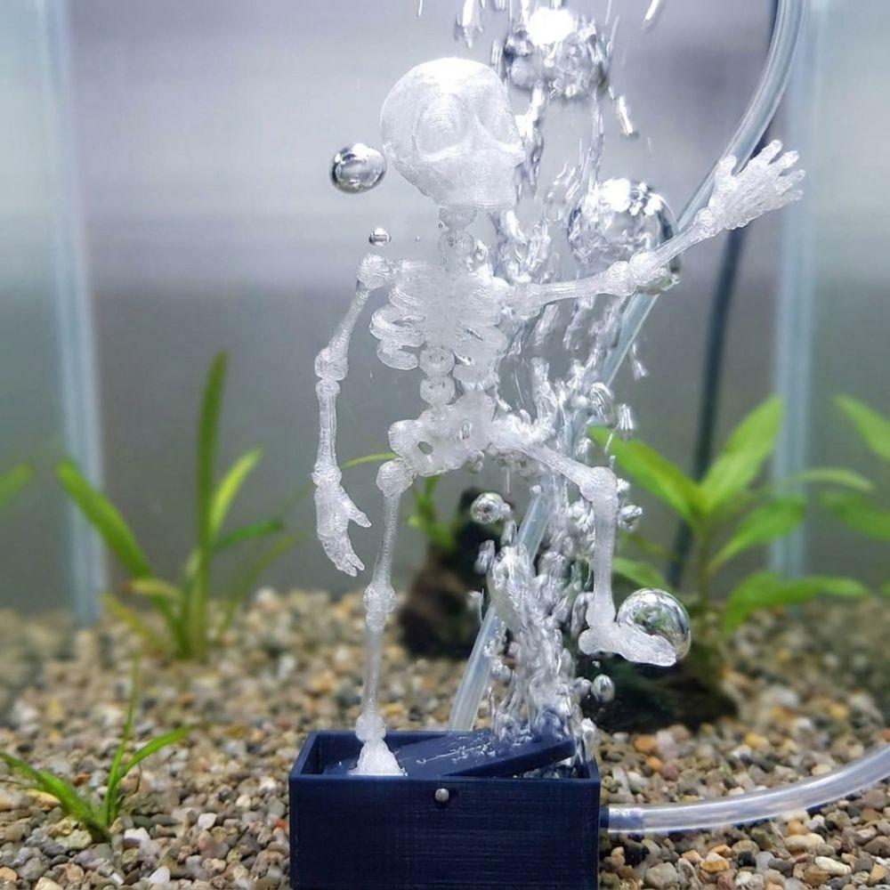 Ornamenti per Acquario Teschio Danzante Pesce Stampato 3D Azionato ad Aria Scheletro Ossigenante Mobile Acquario