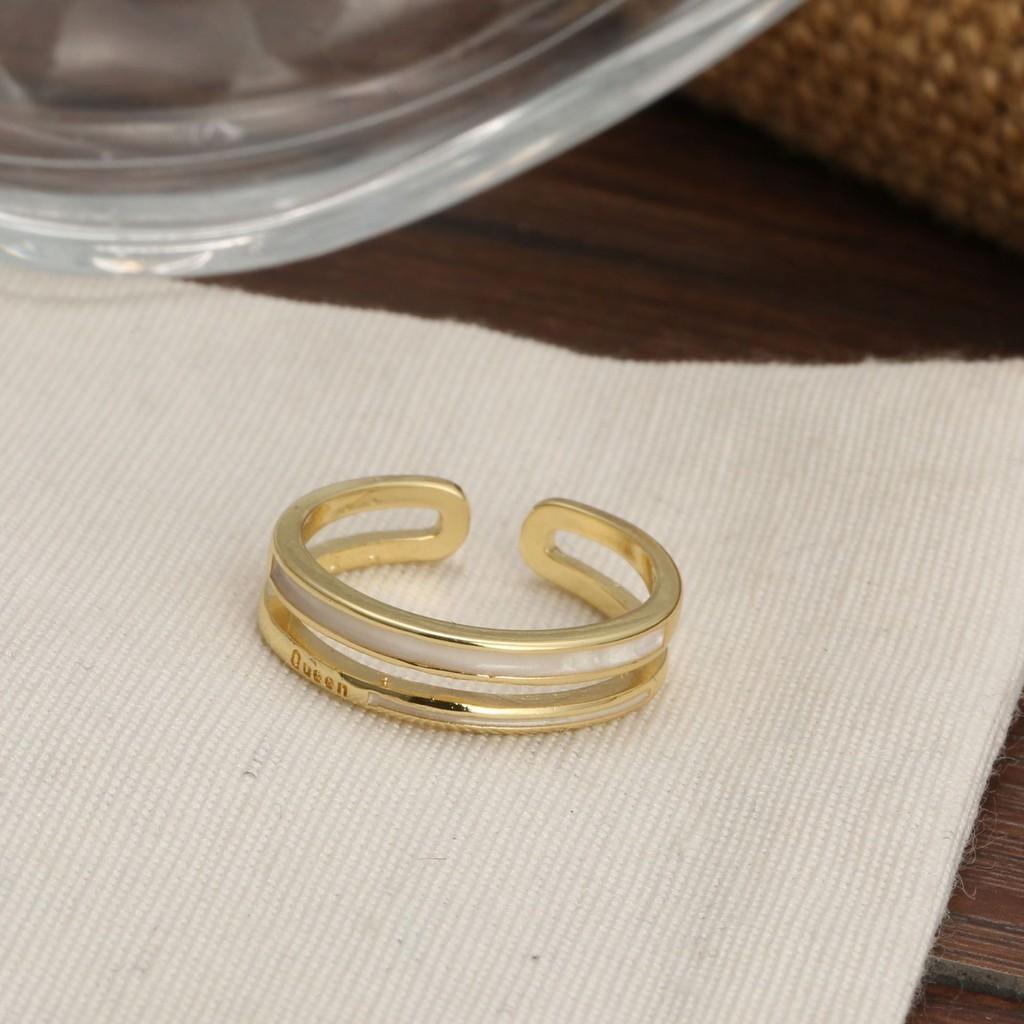 Elegant Vintage Style 18k Gold Ring For Women With Unique Geometric Design And Adjustable Fit