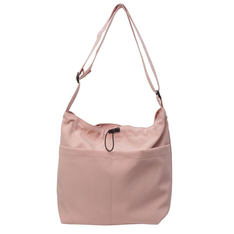 Женская однотонная сумка на плечо большой емкости — фото 15