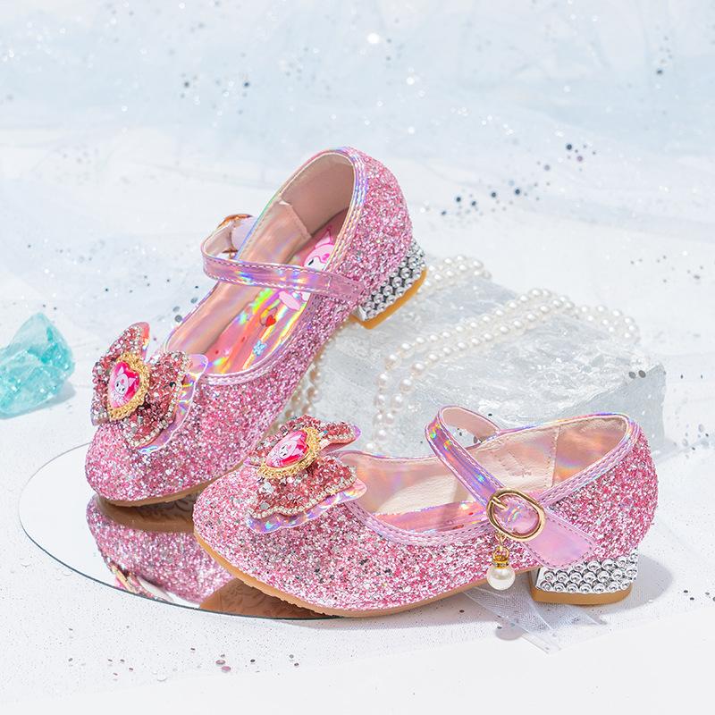 Buty księżniczki fioletowe Kuromi buty do występów dla dziewczynek małe dziewczynki buty na jeden sezon wiosna i jesień wysokie obcasy wybieg miękka podeszwa skórzane dla dzieci