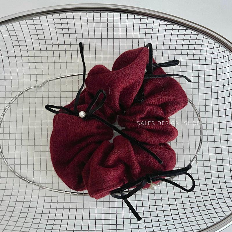 

Elegant Autumn-Winter Bow Knitted Hair Scrunchie: Versatile High-End Accessory for Women