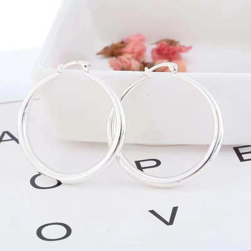 Minimalist Large Circle Earrings: Cross-Border European and American Fashion for Women