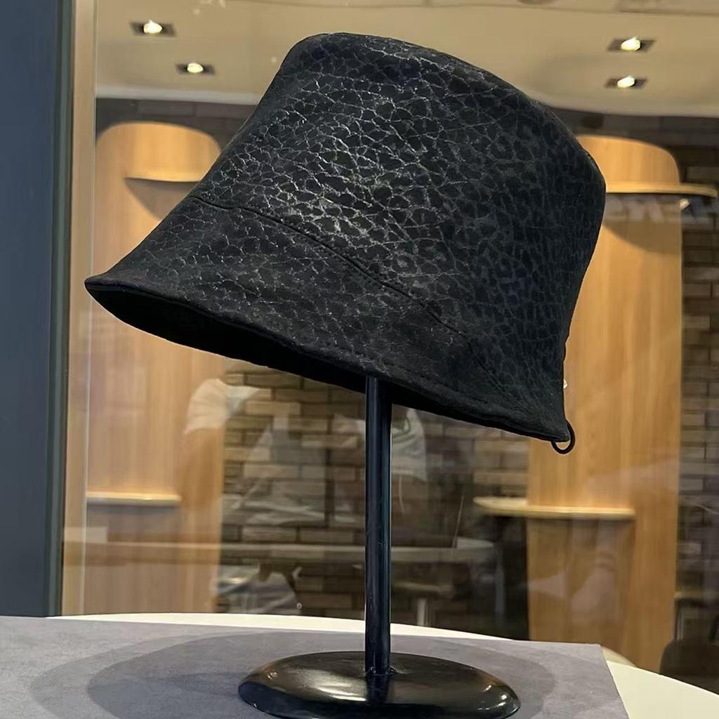 2025 Women's Leopard Print Retro Beret: Fashionable, Versatile, Large Head Circumference, Trendy Painter Hat.