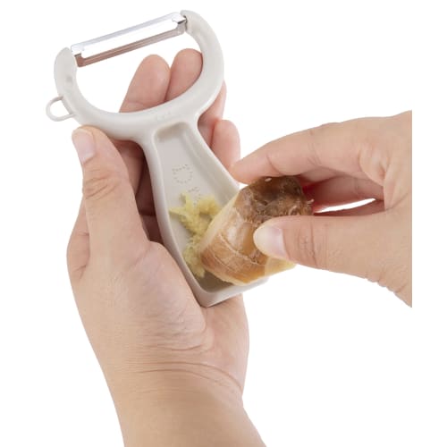 Kai Corporation Nyammy Cat Peeler with Hat-Shaped Cover, Warm Gray, DH2736