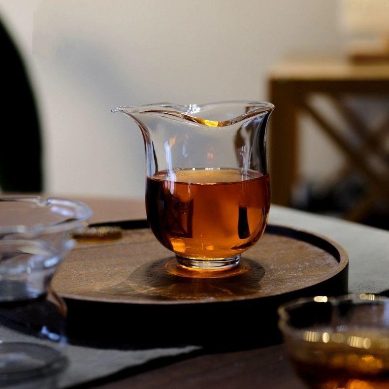 Large Handmade Transparent Heat-Resistant Glass Gong Dao Bei Tea Separator Milliliters