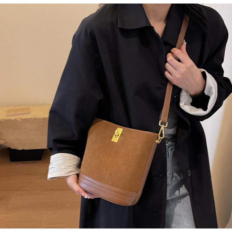 IELGY Women's Autumn/Winter Messenger Bucket Bag - Stylish & Trendy