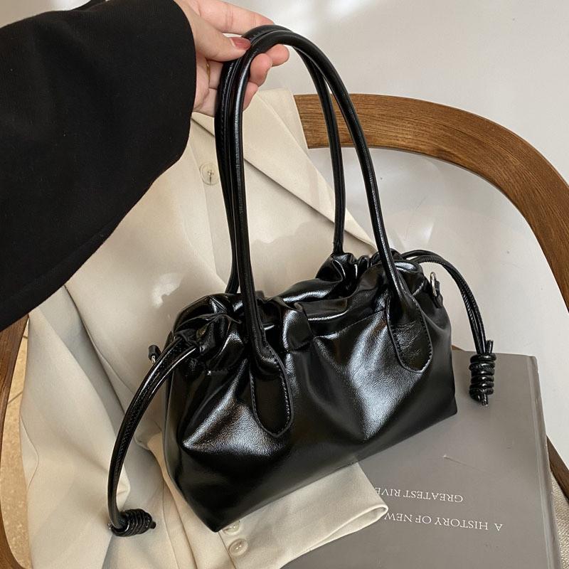 Ielgy High-End Texture Retro Autumn Winter All-Match Messenger Bag Fashion Portable Bucket Bag