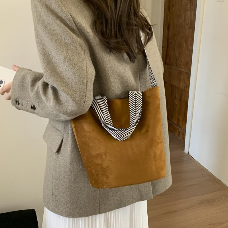 Leopard print bag women's 2025 new high-grade textured suede hand bag large-capacity shoulder crossbody bucket bag