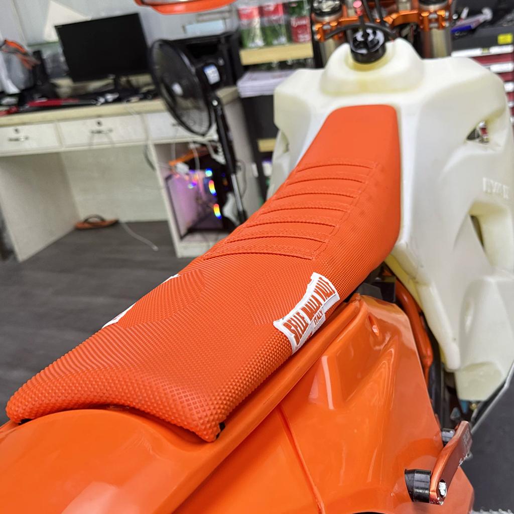 Motocross Seat Cover Pad For KTM Bench Seat Cushion Antislip Waterproof Complete SX SXF XC-F XC-W EXC SX250 XC 125 150 250 450 оранжевый