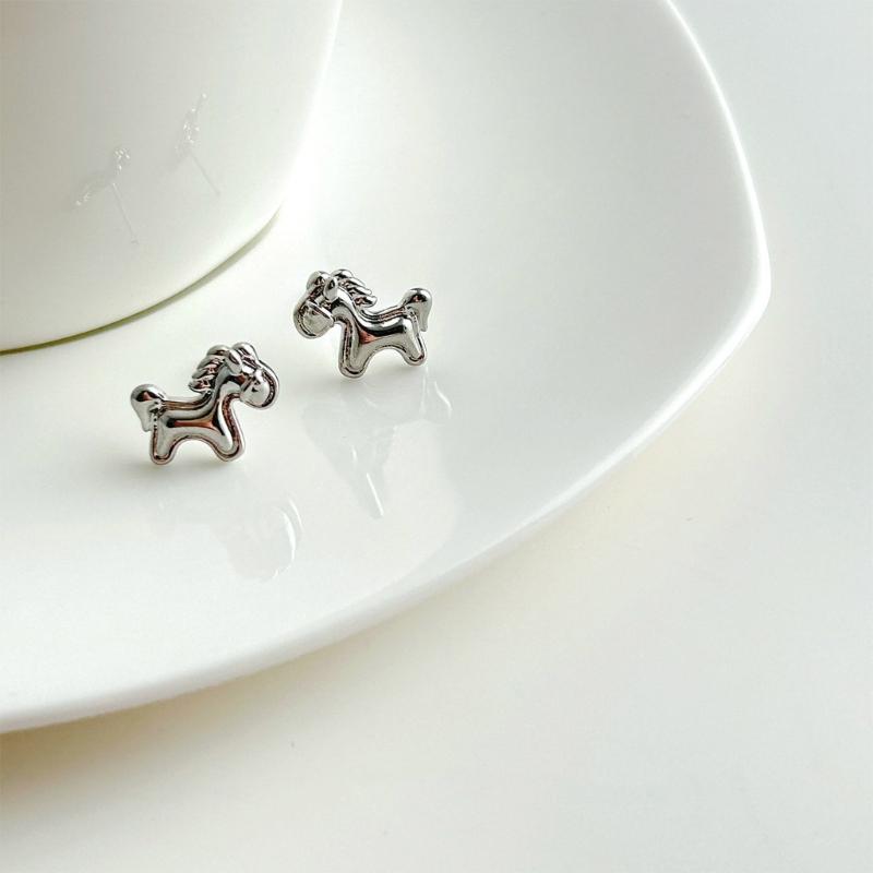 Horse Designs Studs Earrings In Sturdy Alloy Metal for Fashionable Women Jewelry Accessory