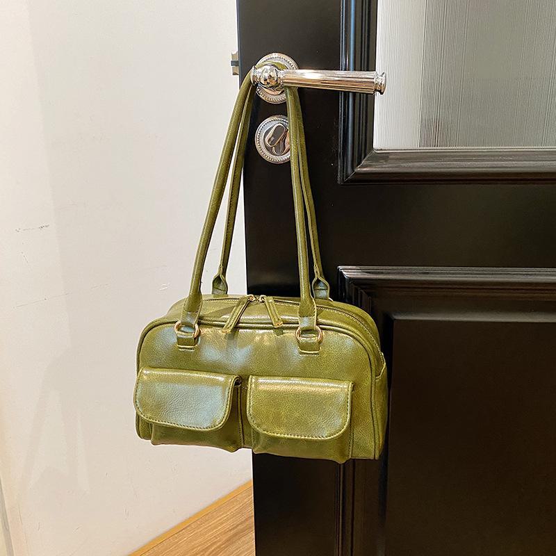 2024 Autumn Women's Large Capacity Retro Shoulder Bag: Chic, Simple, Commuter Underarm Handbag