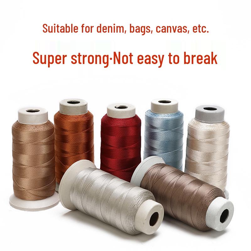 Vysoce pevná 500D 4-pramenná odolná mercerizovaná nylonová šicí nit pro kůži a péřové bundy