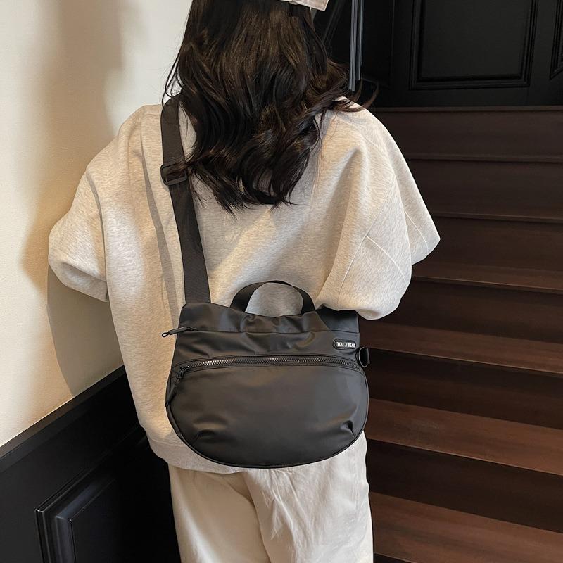 Large-capacity bag women's summer new messenger bag sports locomotive style advanced sense work commuter bag