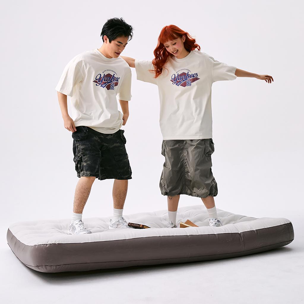 New MLB Preppy Style Collection New York Yankees SS25 T Shirt Unisex Deep Ivory 3ATSV0753-50CRD