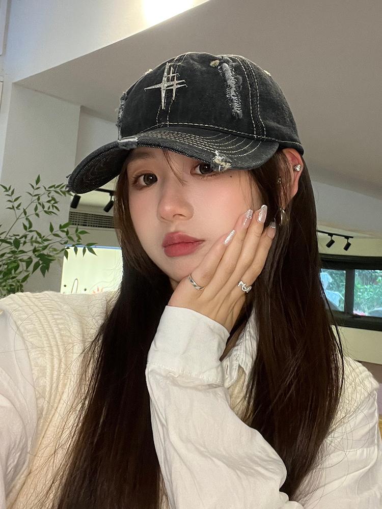 Street Retro Vintage Vintage Cowboy Hole Baseball Cap with Star Rhinestone Pattern Duckbill Cap, Highlighting Small Face