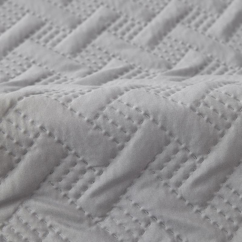 Sofa Cover Anti Slip Dirt Resistant Seat Cushion Striped Sofa Cushion Four Season Universal Protective Cover