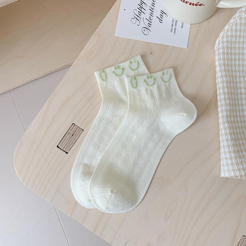 Women's Spring and Summer Thin Sweat-absorbing and Breathable Bamboo Cotton Edge Boat Socks Boneless Short Socks Versatile Women's Socks