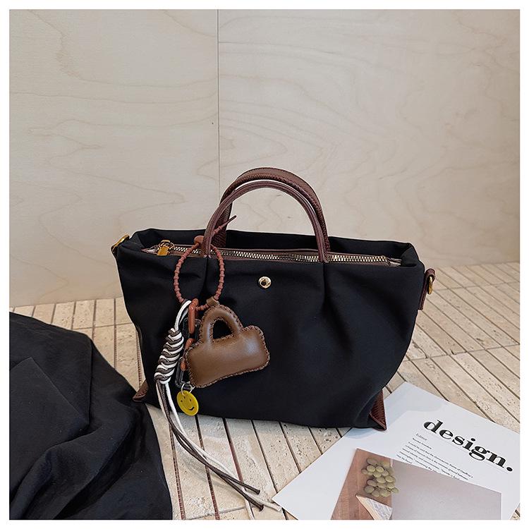 

Niche Design Fashion Women s Pleated Bucket Bag - Large Capacity, Lightweight Crossbody & Shoulder Bag 2026 Single Bag