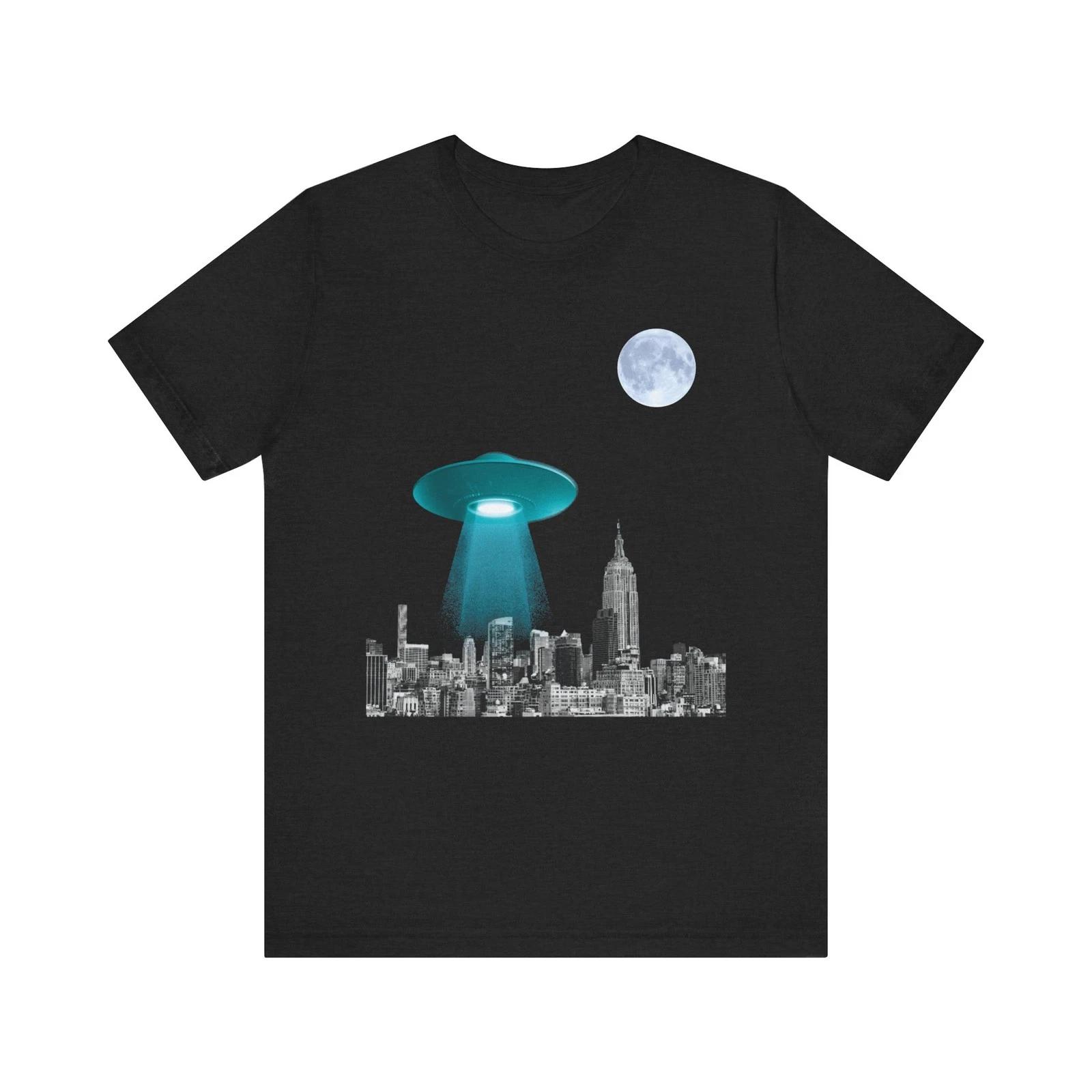 UFO Over City skyline T-Shirt | Moonlit Alien Abduction Tee XL