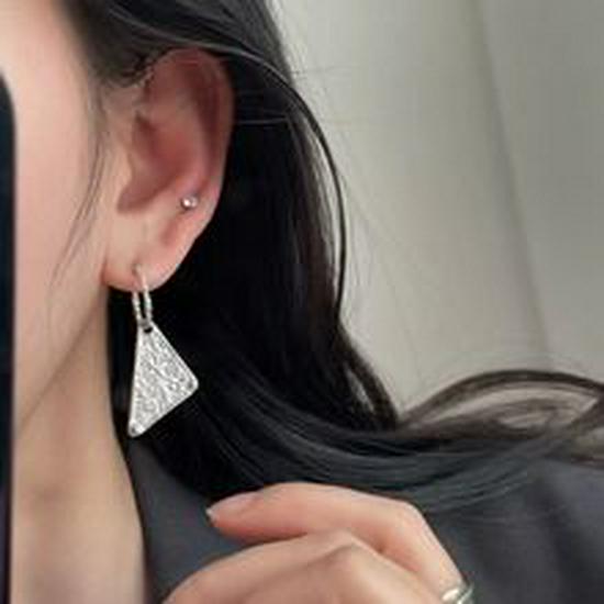 European-American Geometric Metal Oval Ear Cuffs - Women's Fashion Exaggerated Earrings Trendy Ear Jewelry