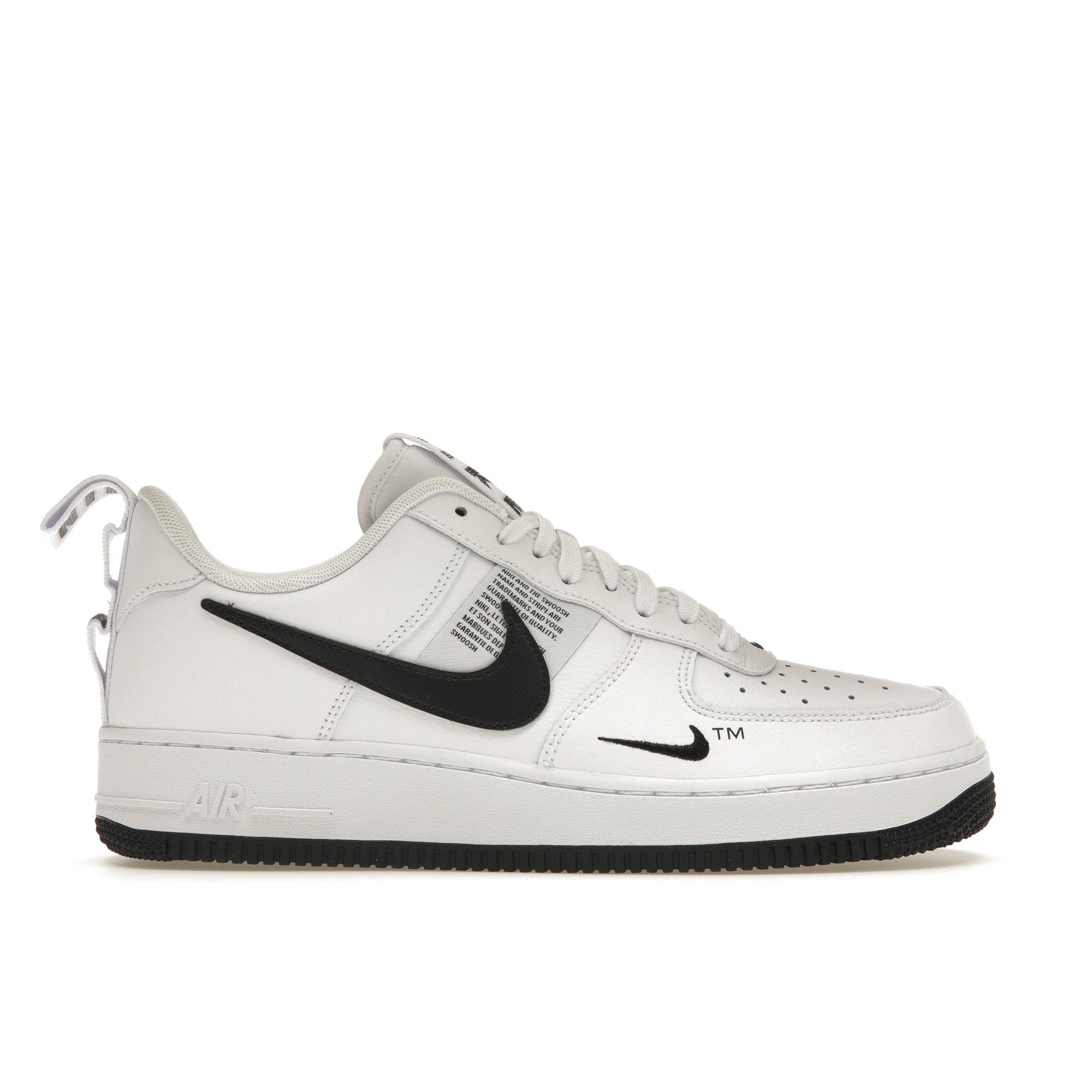 

Белые кроссовки унисекс Nike Air Force 1 LV8 Utility CQ4611-100