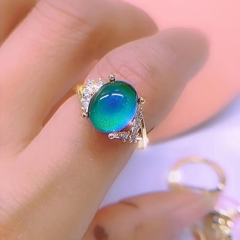 Elegant Mood Ring with Cross Design and Temperature-Sensitive Color-Changing Stone, Gold-Plated Alloy Fashion Accessory